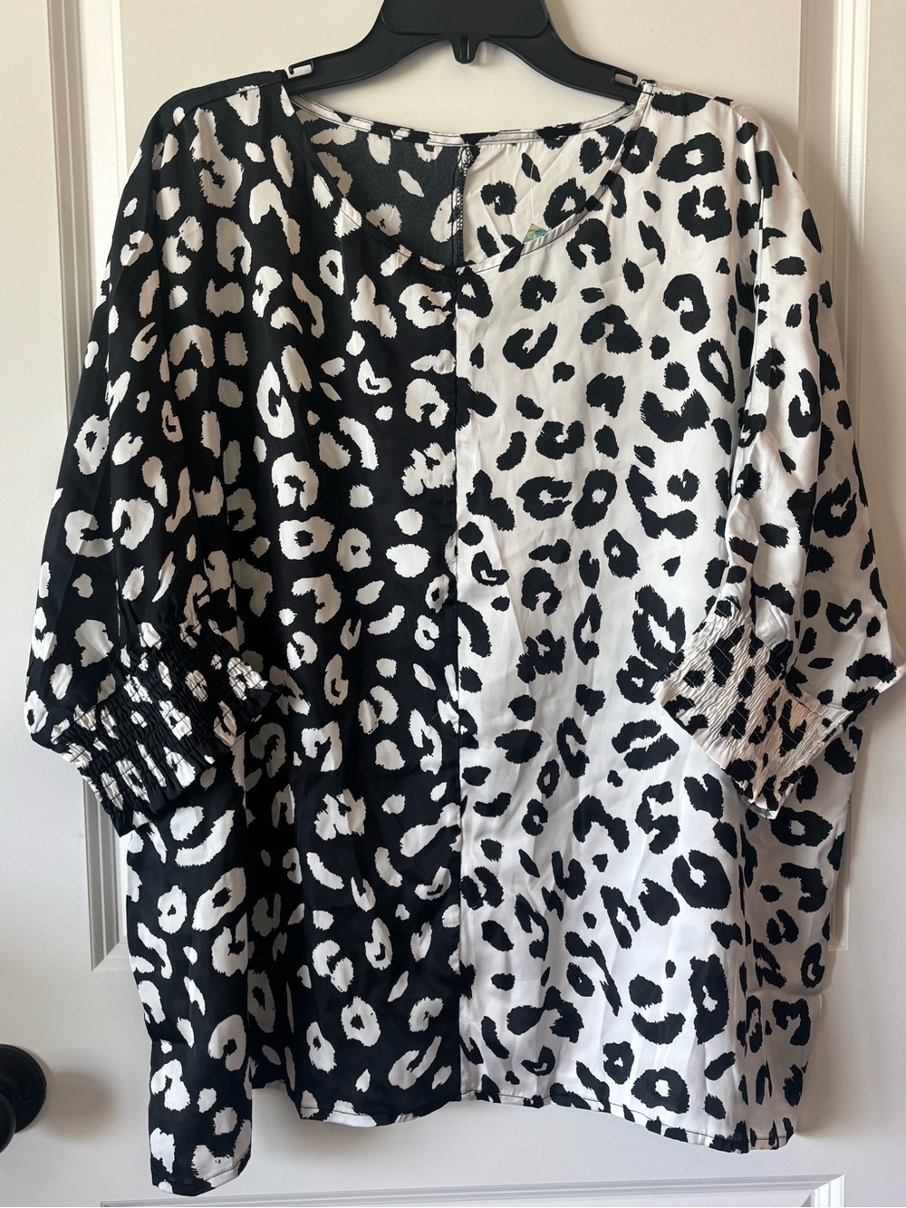 NWT XL Black White Leopard Colorblock Blouse 3/4 Sleeve Animal Print Top